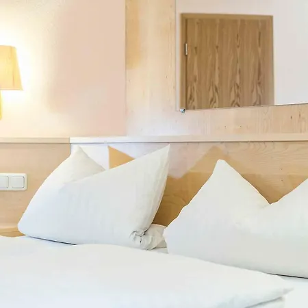 Gaestehaus Moenchshof بيت ضيافة 3*