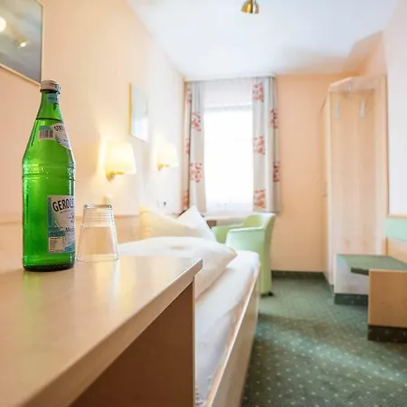 Pensión Gaestehaus Moenchshof 3*